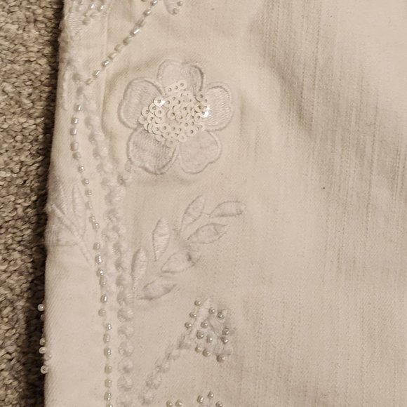 Soft Surroundings Alesia Fleur White Embroidered Straight Jeans Women’s Size PM - Picture 4 of 10